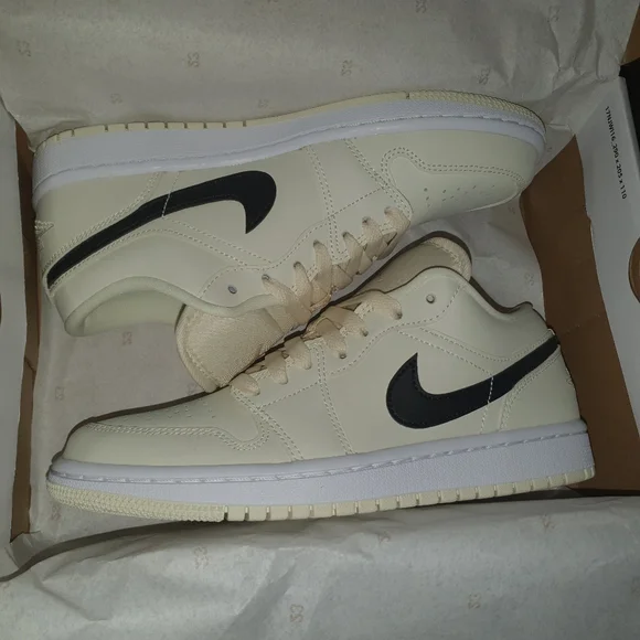 WMNS Air Jordan 1 Low "Coconut Milk" US 9 - Picture 2 of 3